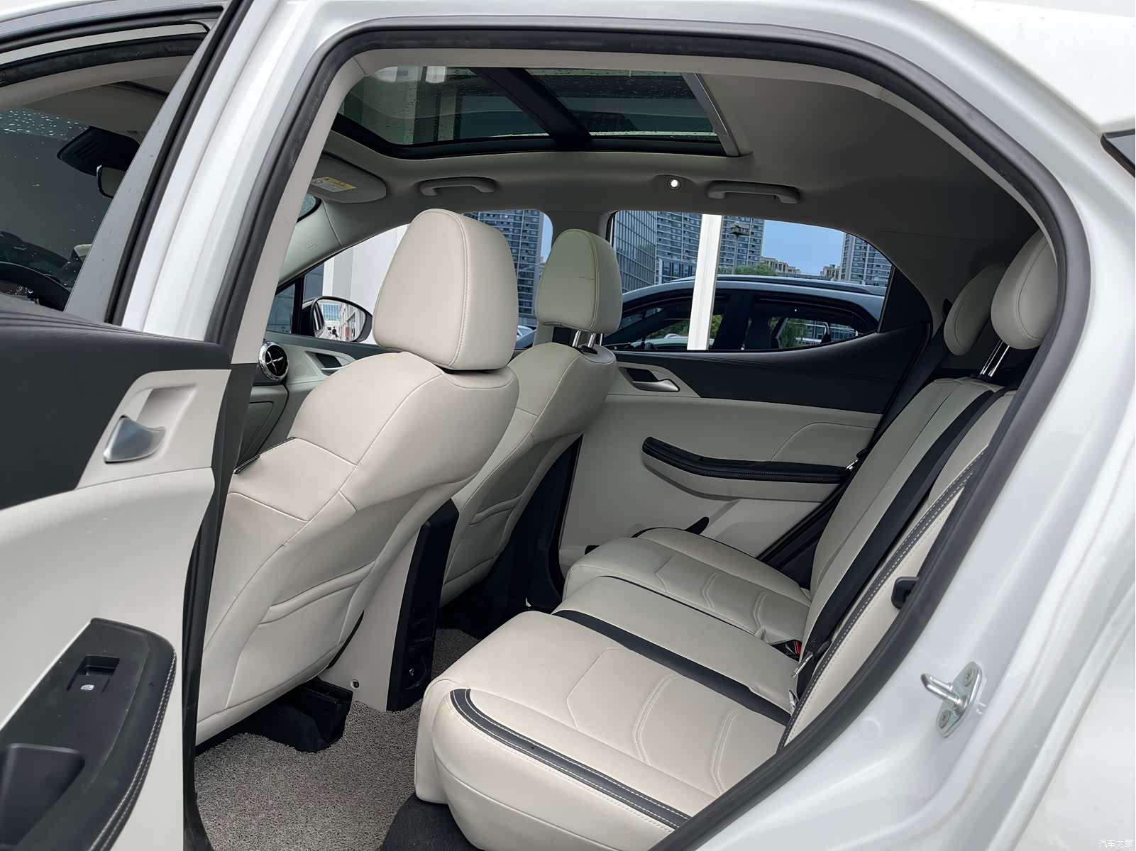 BYD Yuan, 2022 13