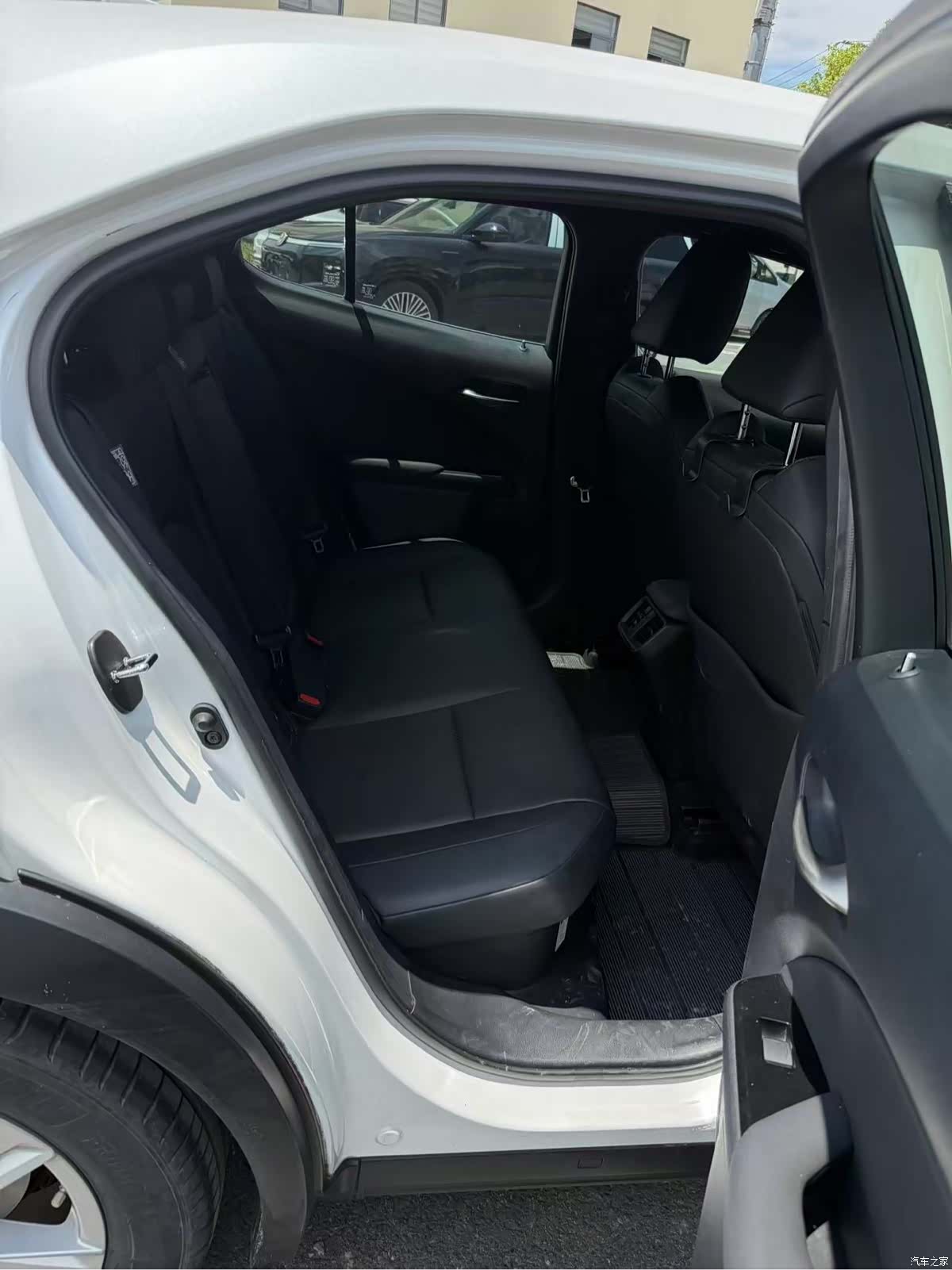 Lexus UX, 2021 все фото