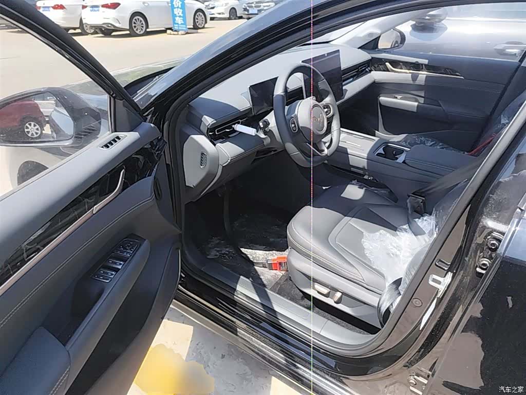 Wuling Starlight, 2026 16