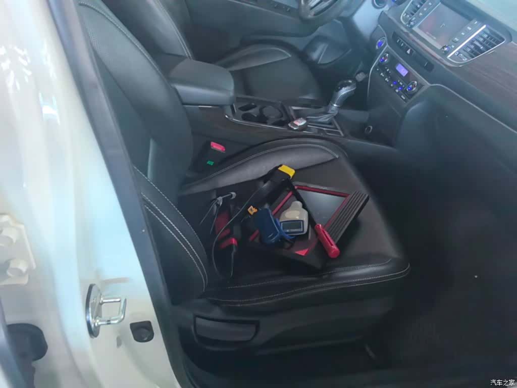Hyundai GLS, 2016 25