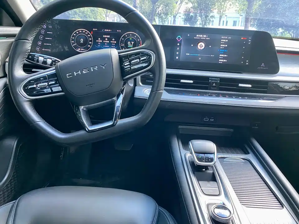 Chery Arrizo 8