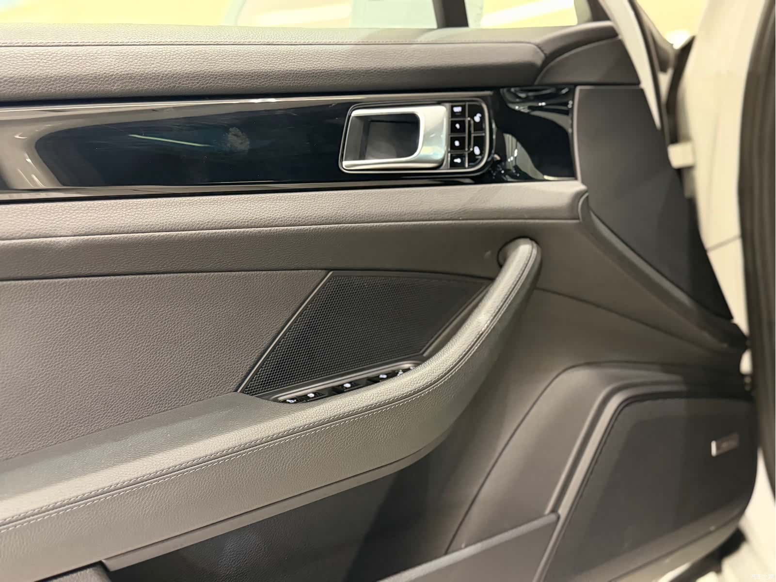 Porsche Panamera, 2018 10