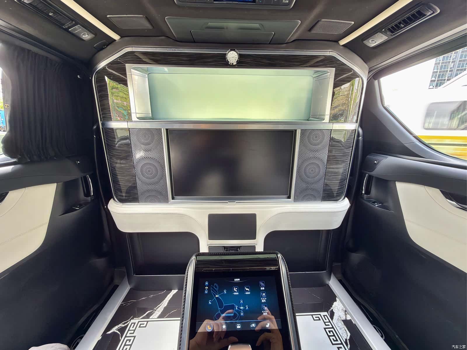 Toyota Alphard, 2015 8