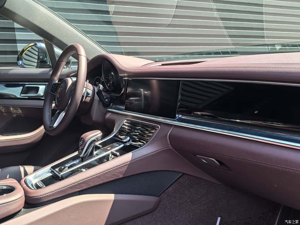 Porsche Panamera, 2018 все фото