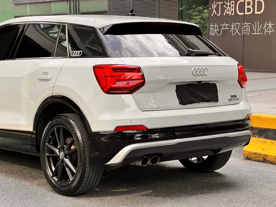 Audi Q2L