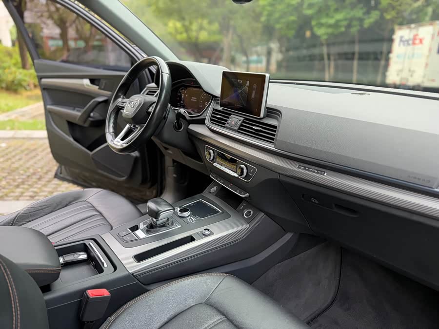 Audi Q5L 2019, фото 13