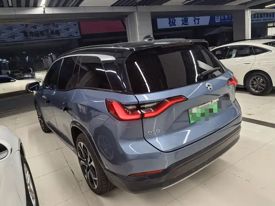 NIO ES8