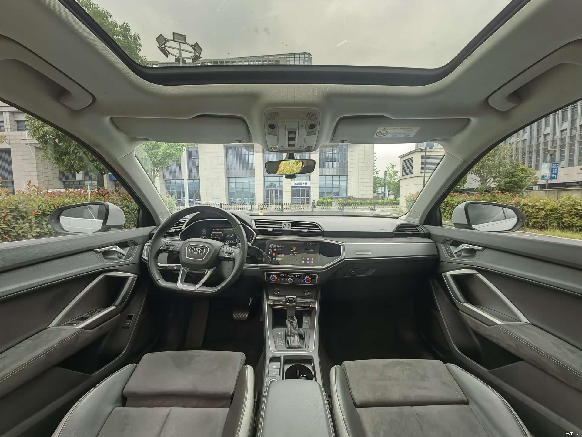 Audi Q3, 2023 13