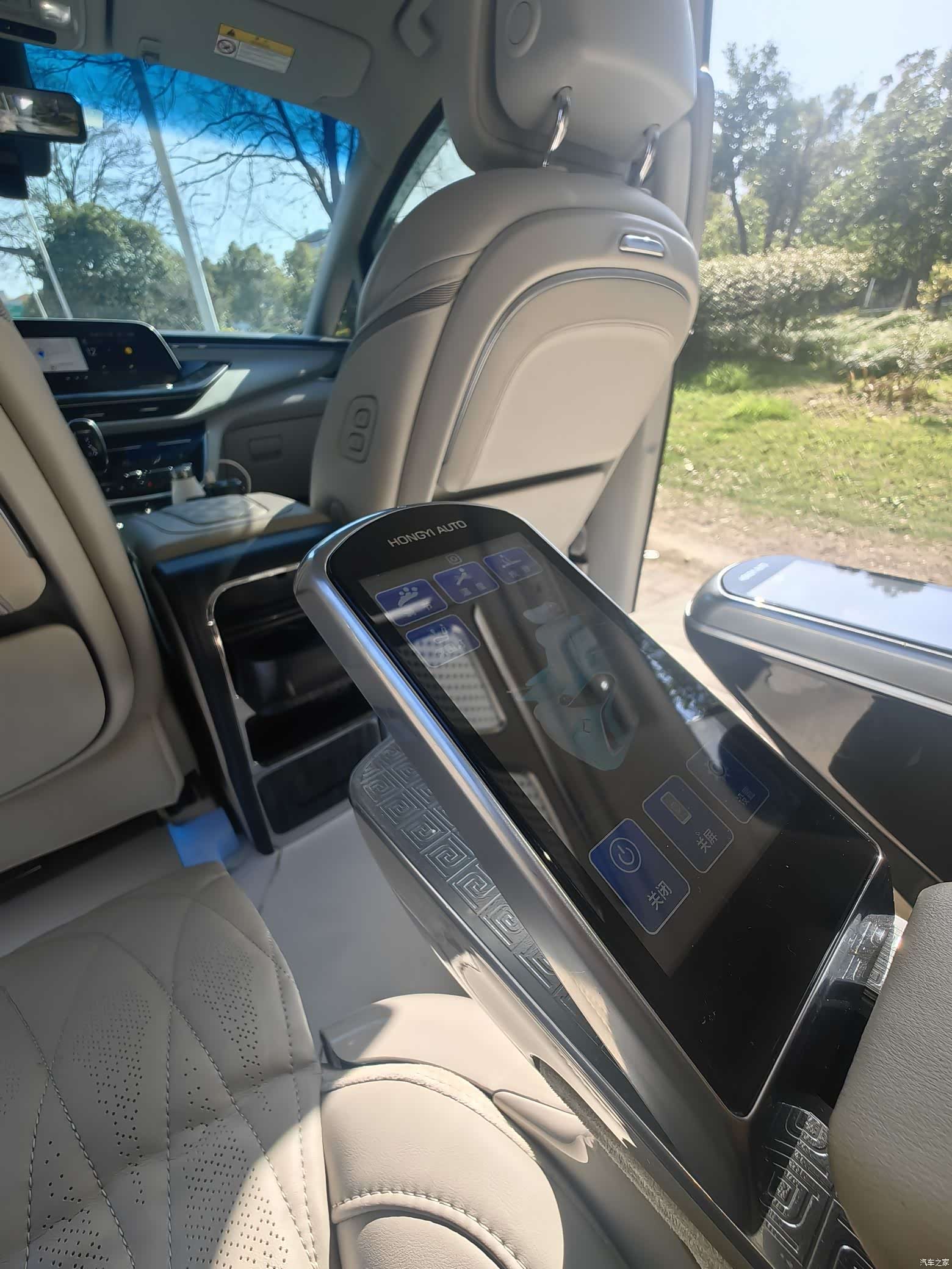 Buick GL8, 2022 10