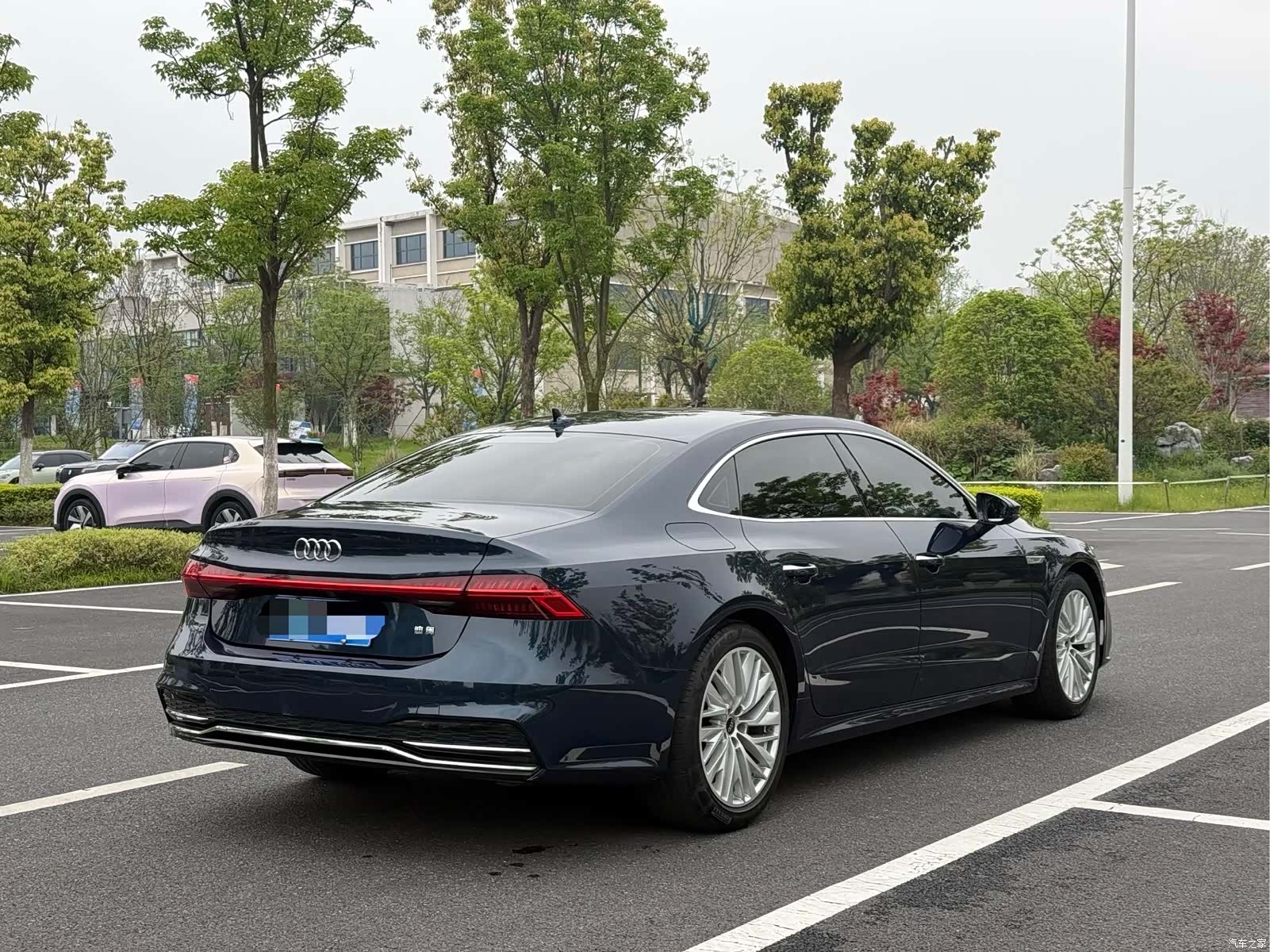 Audi A7L, 2023 4