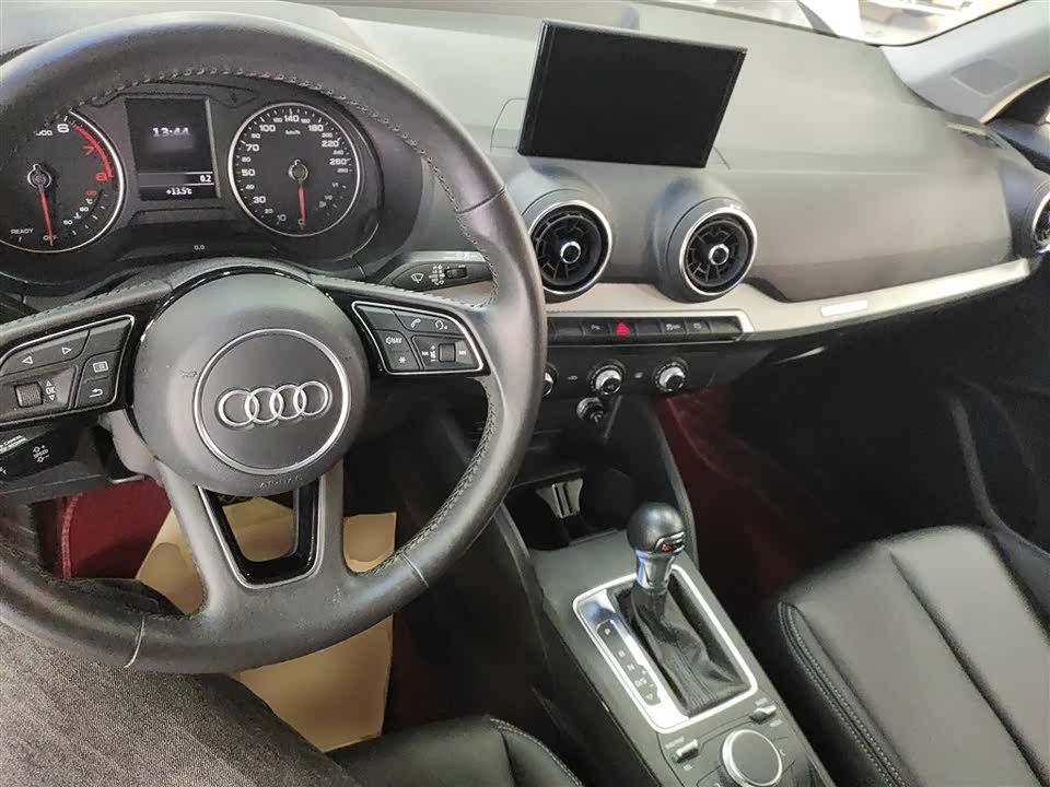 Audi Q2L