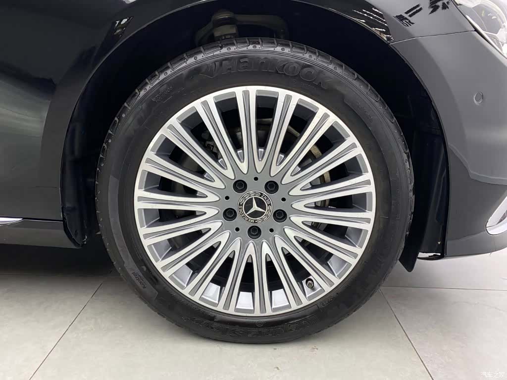 Mercedes-Benz E-Class, 2023 36