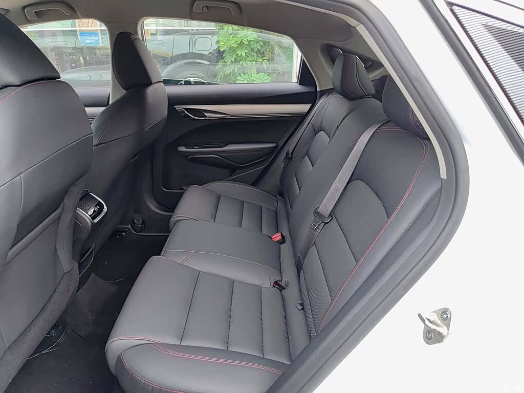 Geely Binray, 2020 8