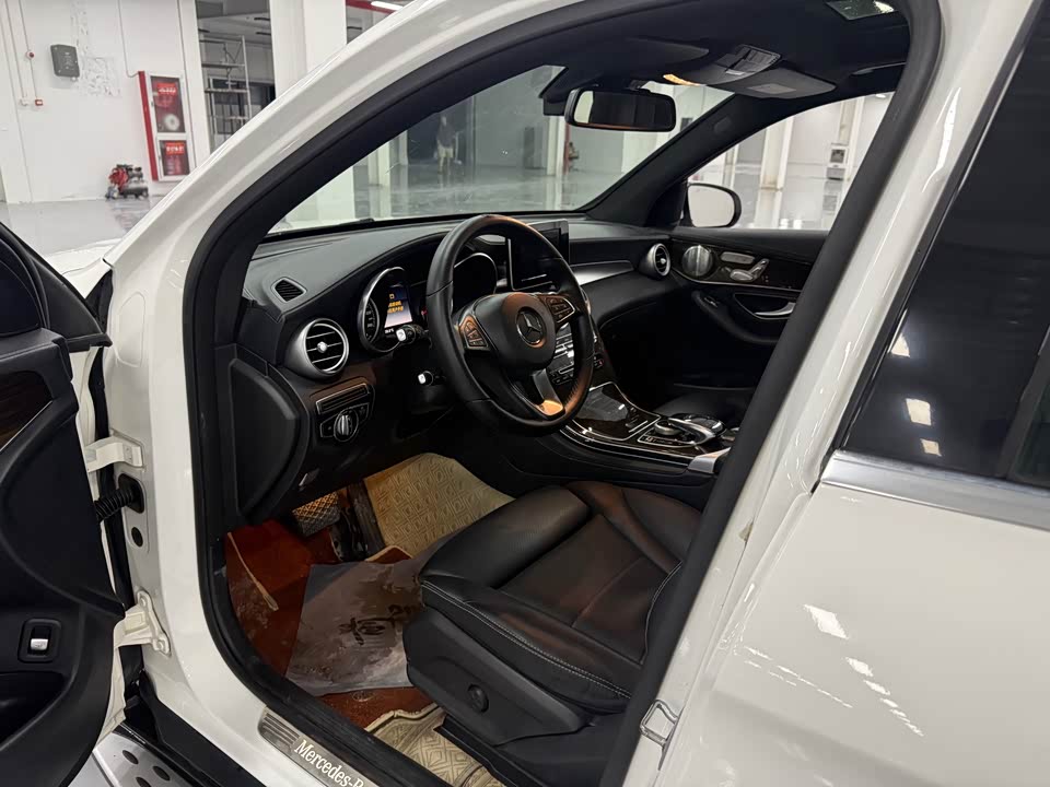 Mercedes-Benz GLC Mercedes-Benz GLC