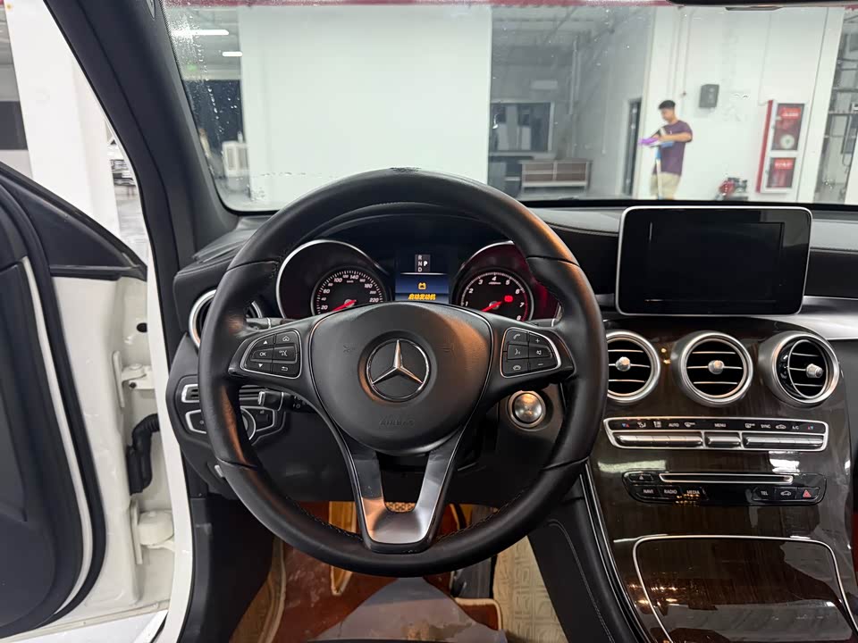 Mercedes-Benz GLC Mercedes-Benz GLC