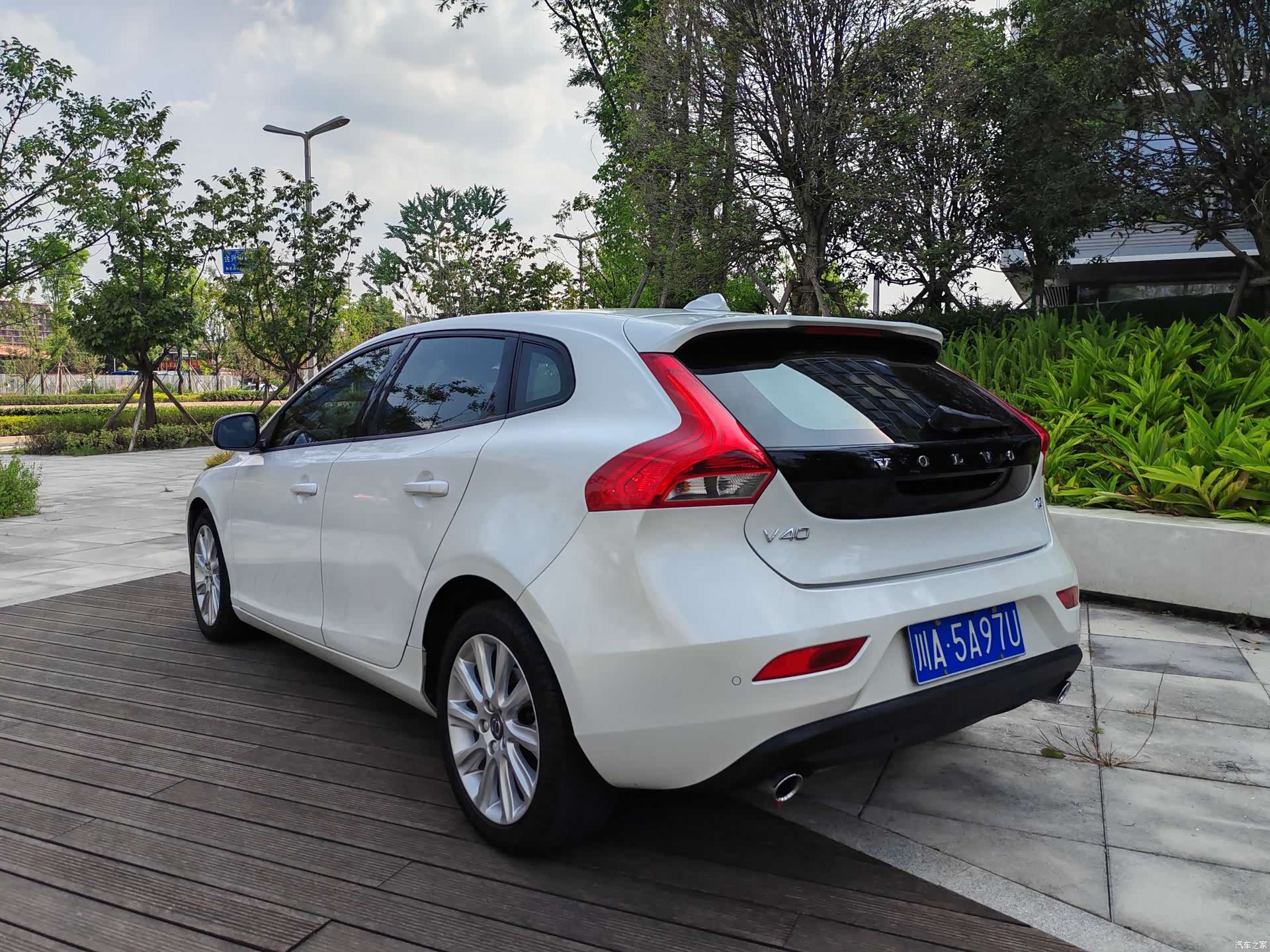 Volvo V40, 2015 4