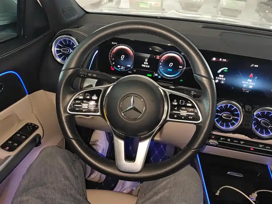 Mercedes-Benz EQB