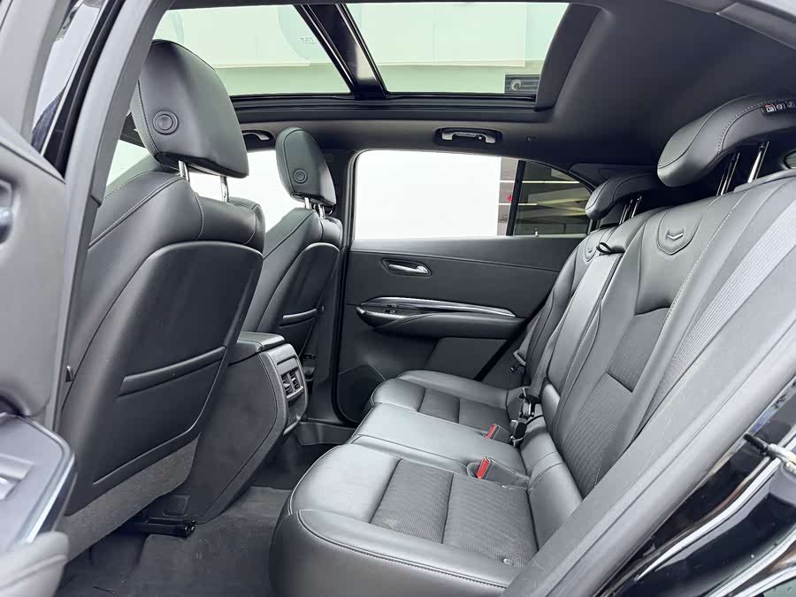 Cadillac XT4 2022, фото 6