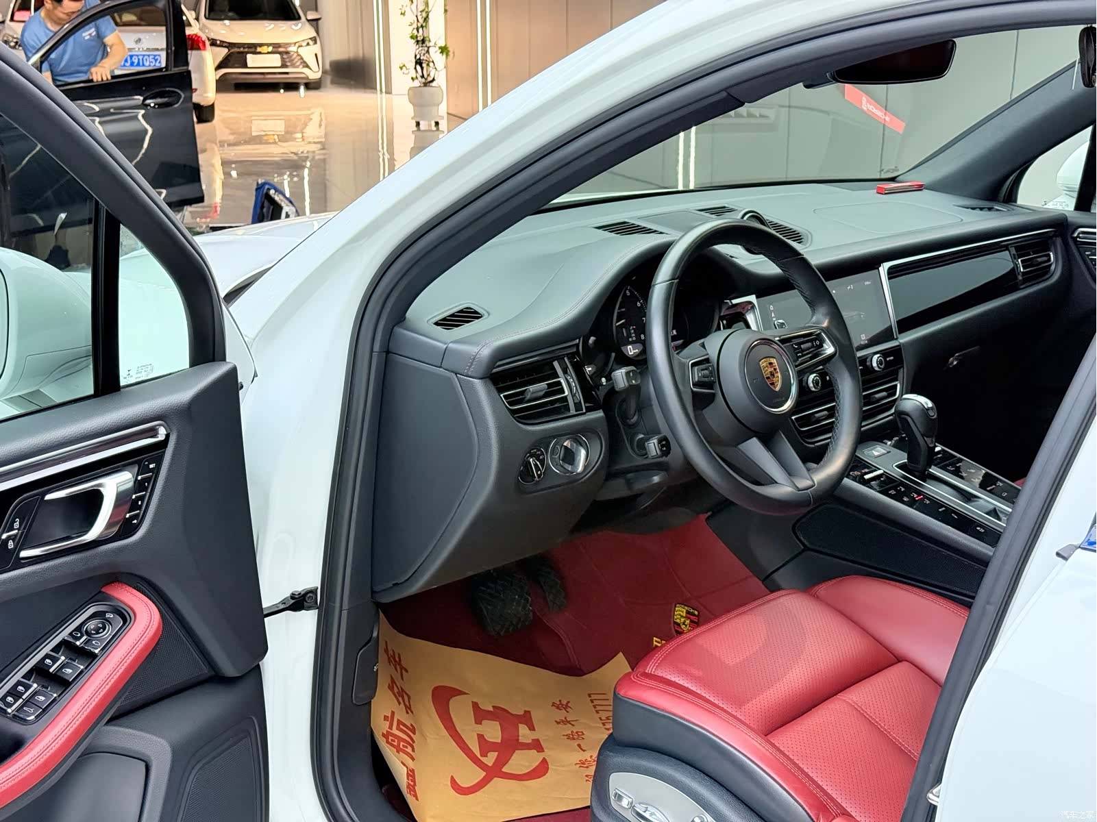 Porsche Macan, 2023 4