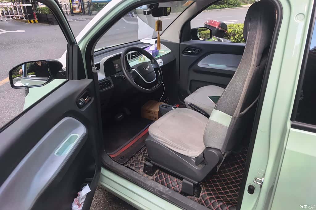 Wuling MINIEV, 2021 11