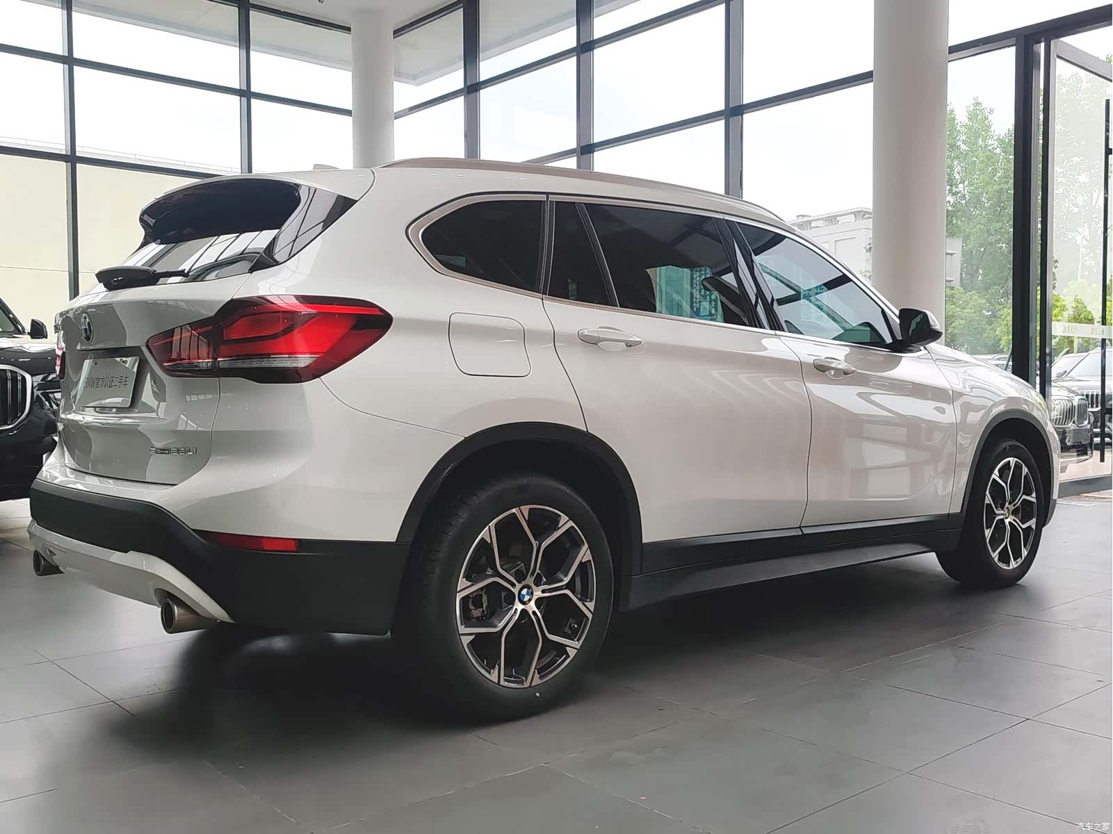 BMW X1, 2023 все фото