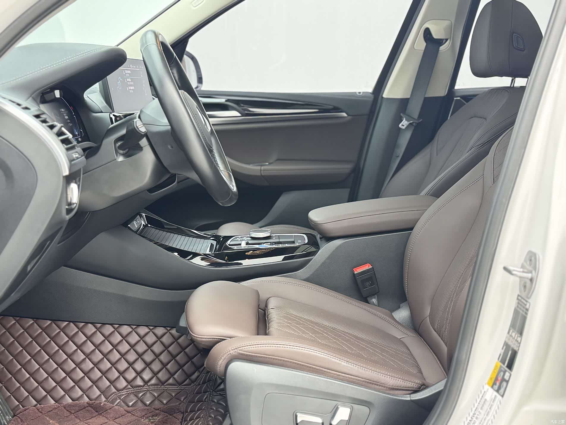 BMW iX3, 2023 все фото
