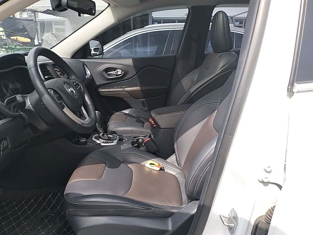 Jeep Cherokee, 2017 15
