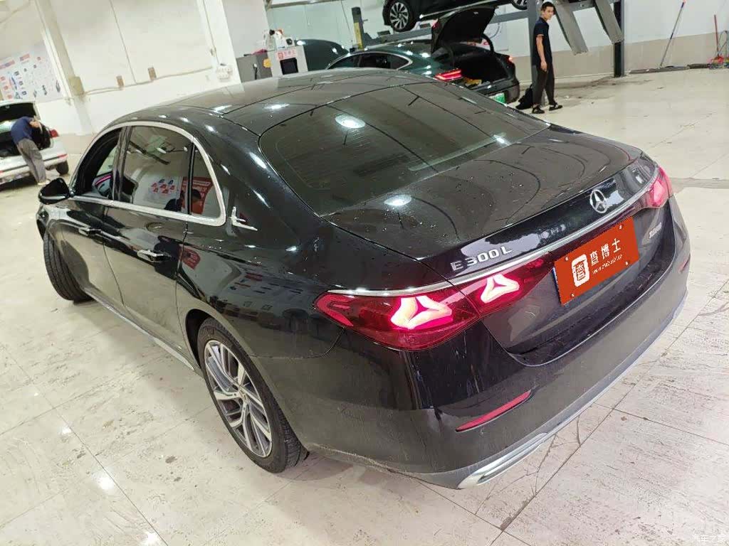 Mercedes-Benz E-Class, 2025 4