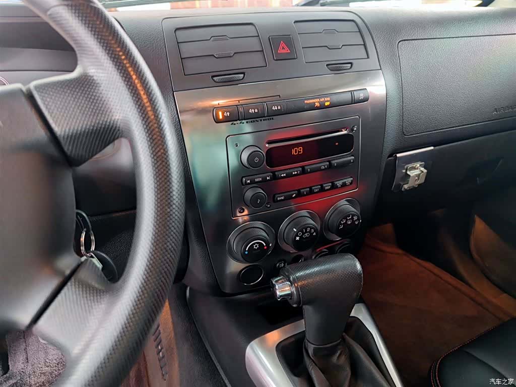 Hummer H3, 2011 8