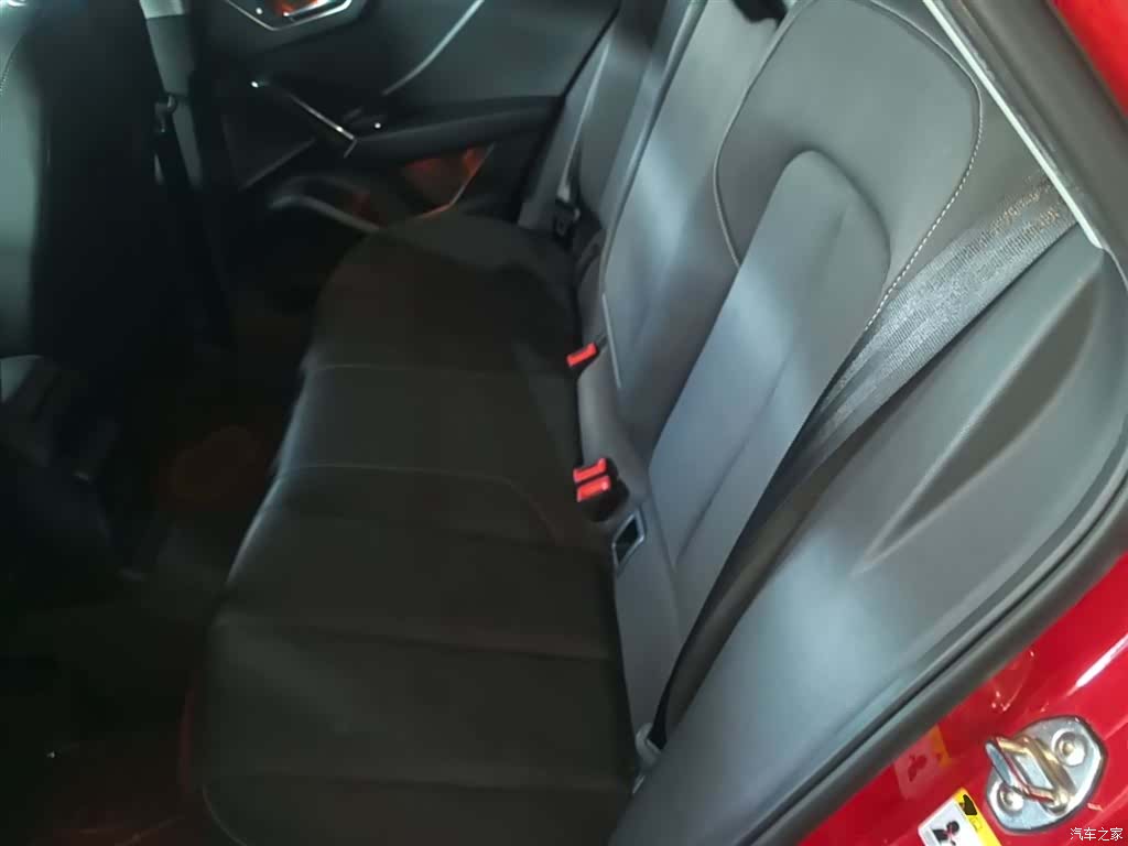 Audi Q2L, 2019 17