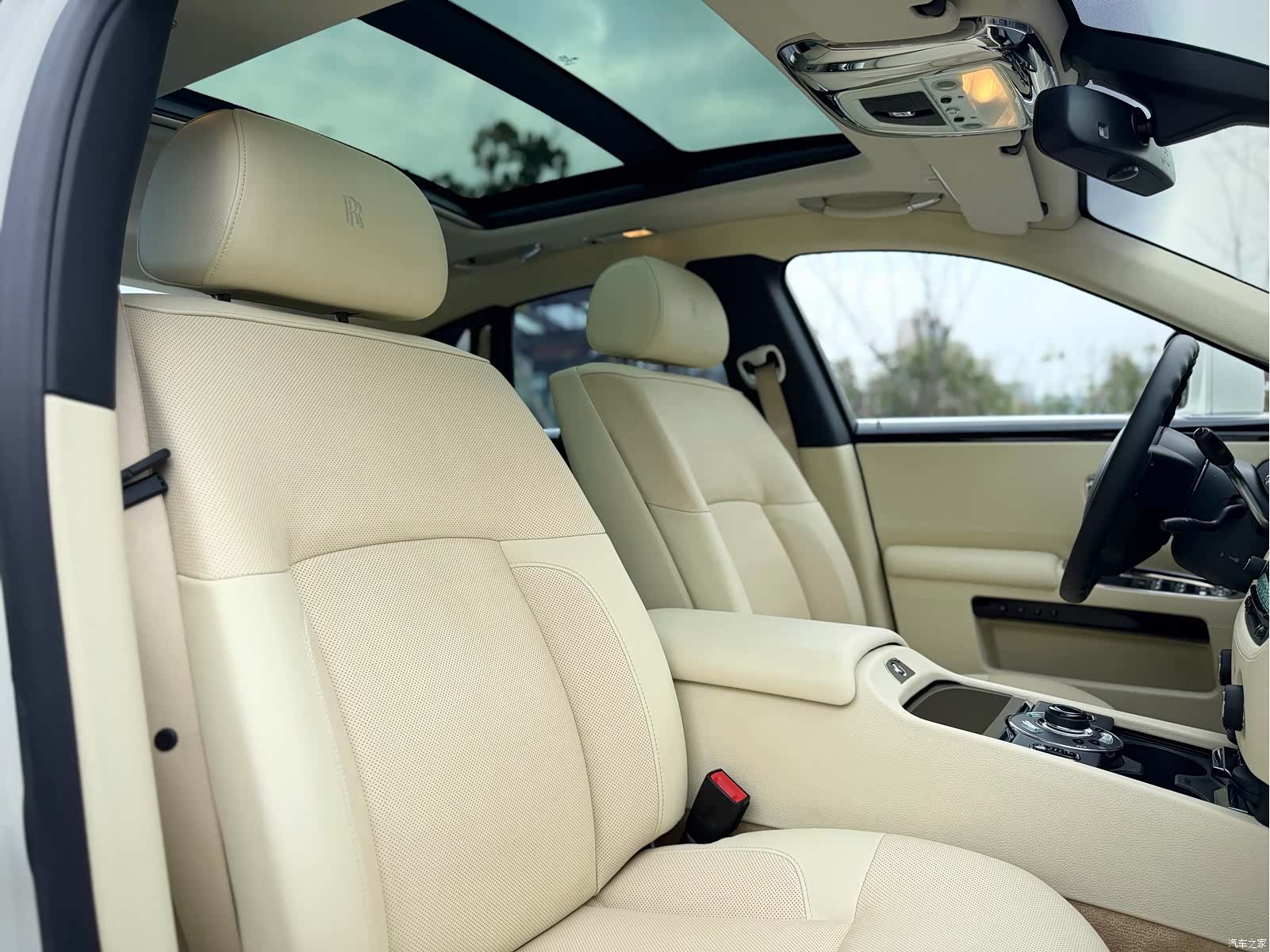 Rolls-Royce Ghost, 2011 18