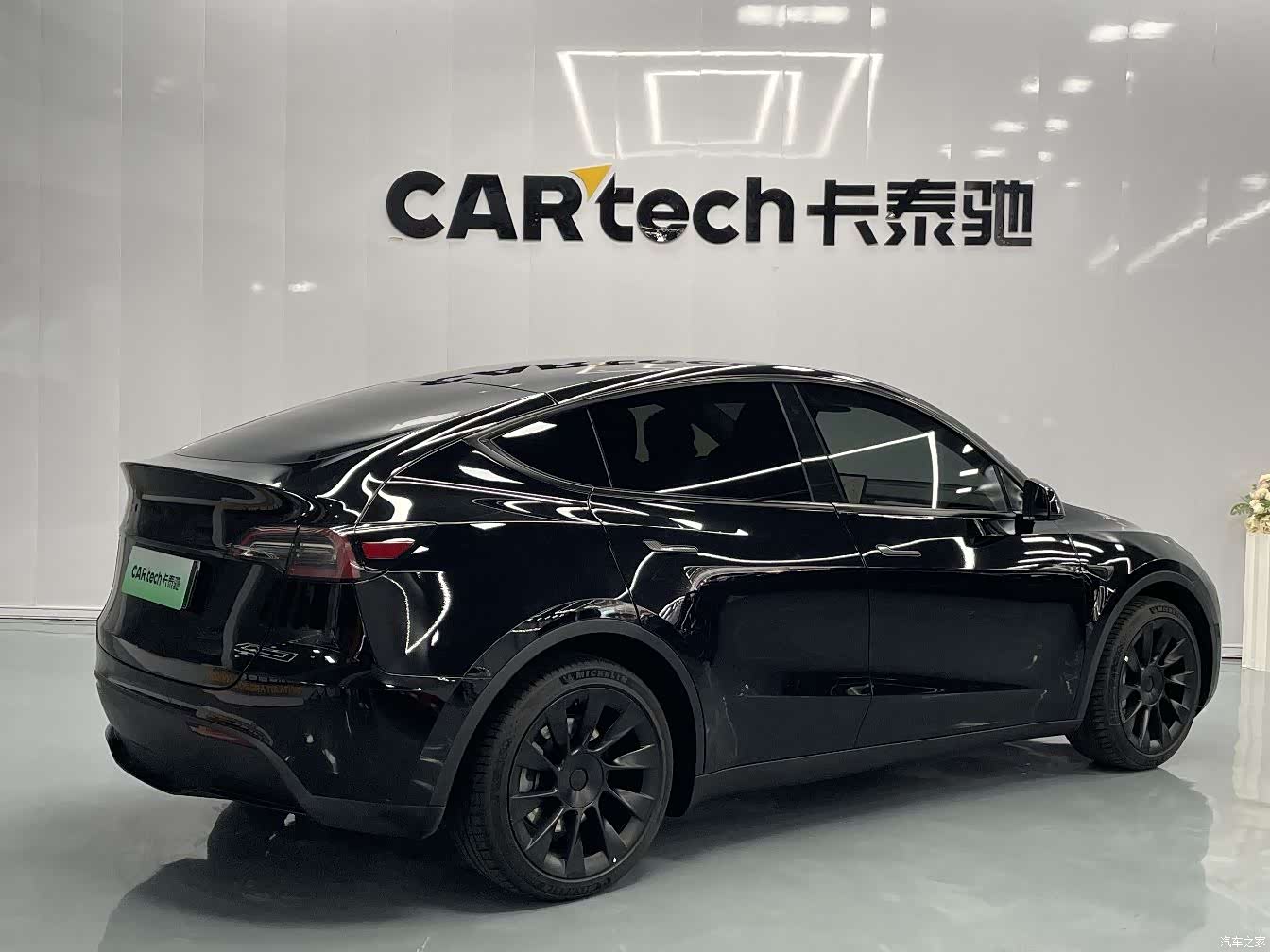 Tesla Model Y, 2023 17