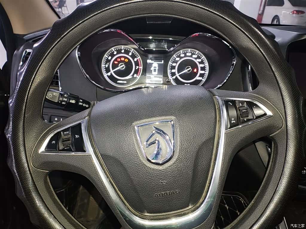 Wuling 560, 2015 11