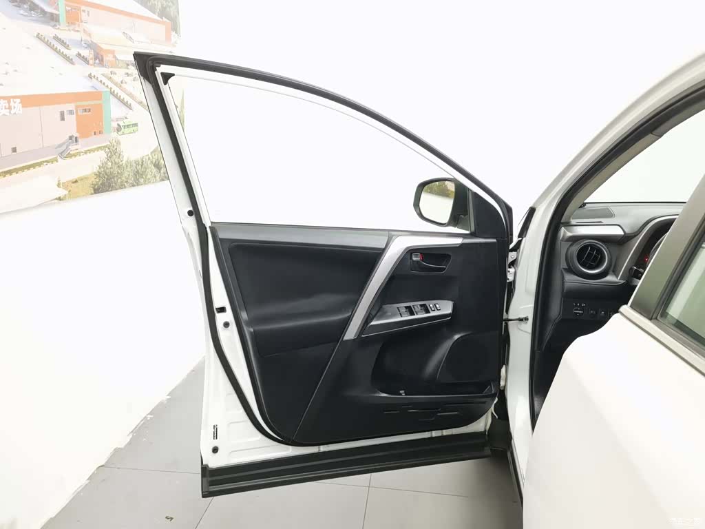 Toyota RAV4, 2018 8