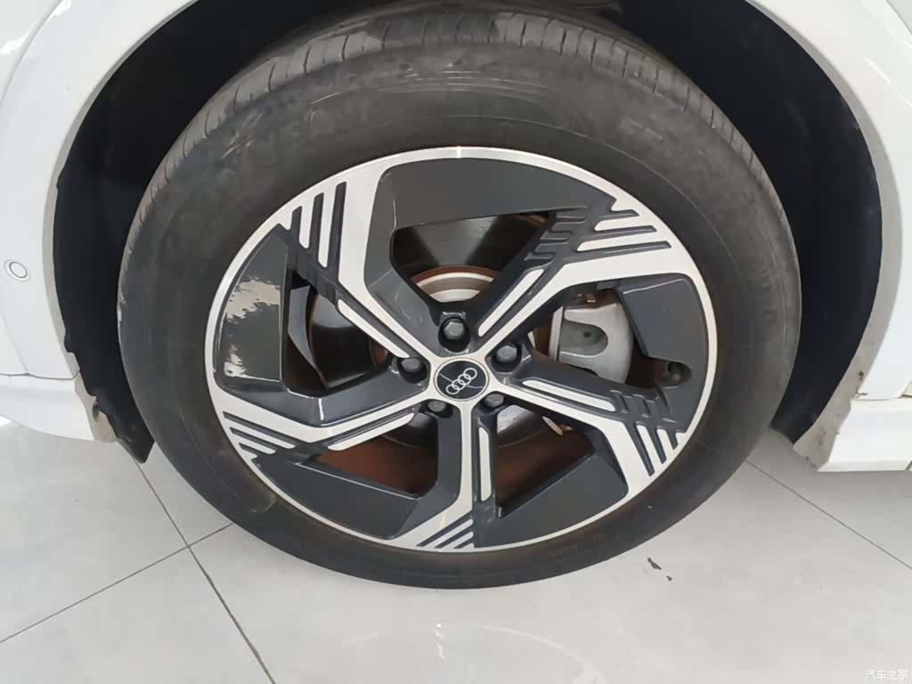 Audi Q4 e-tron, 2023 23