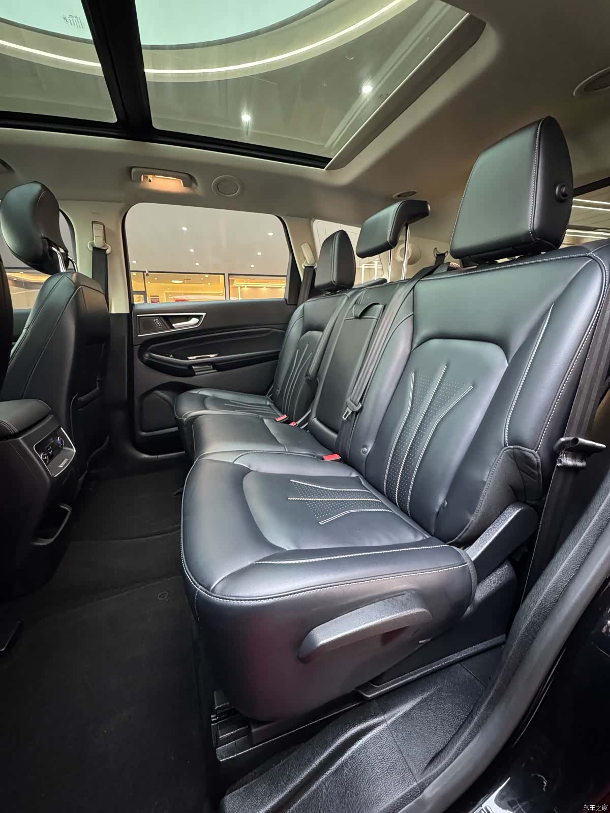 Ford Edge, 2022 16