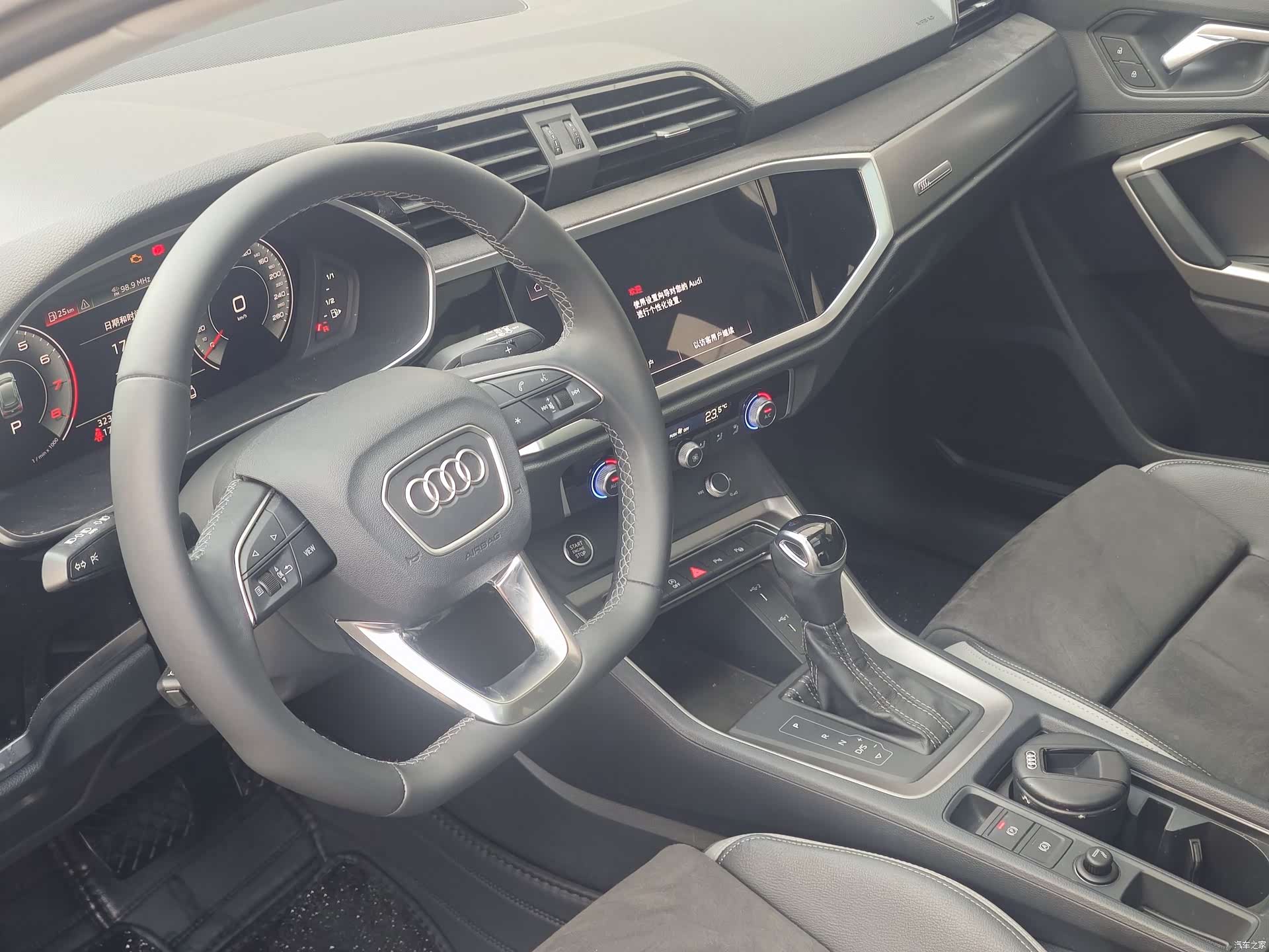 Audi Q3, 2022 6