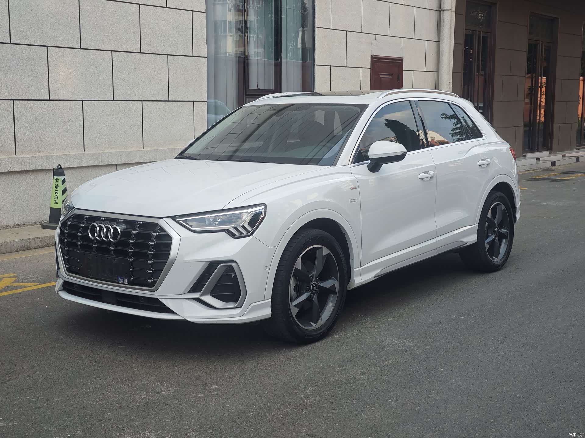 Audi Q3, 2022 1