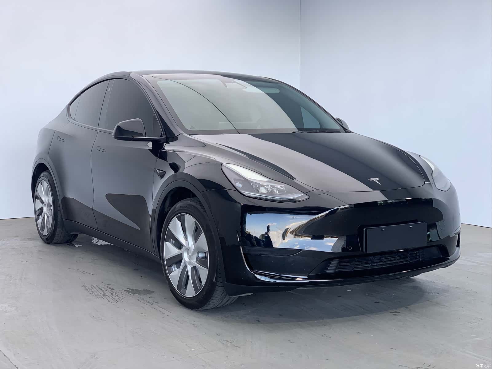 Tesla Model Y, 2022 3
