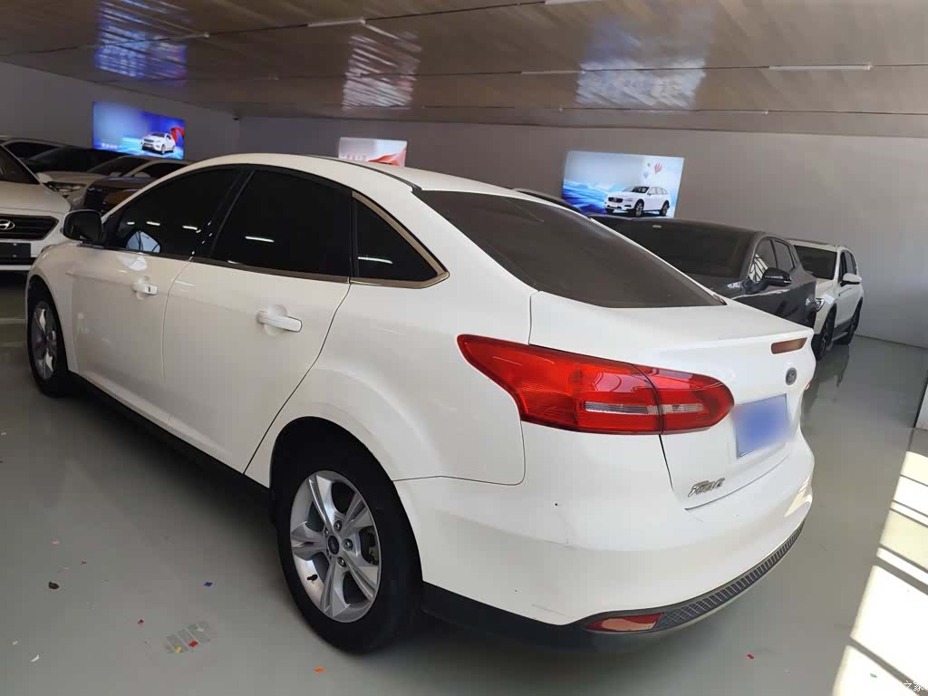 Ford Focus, 2018 10