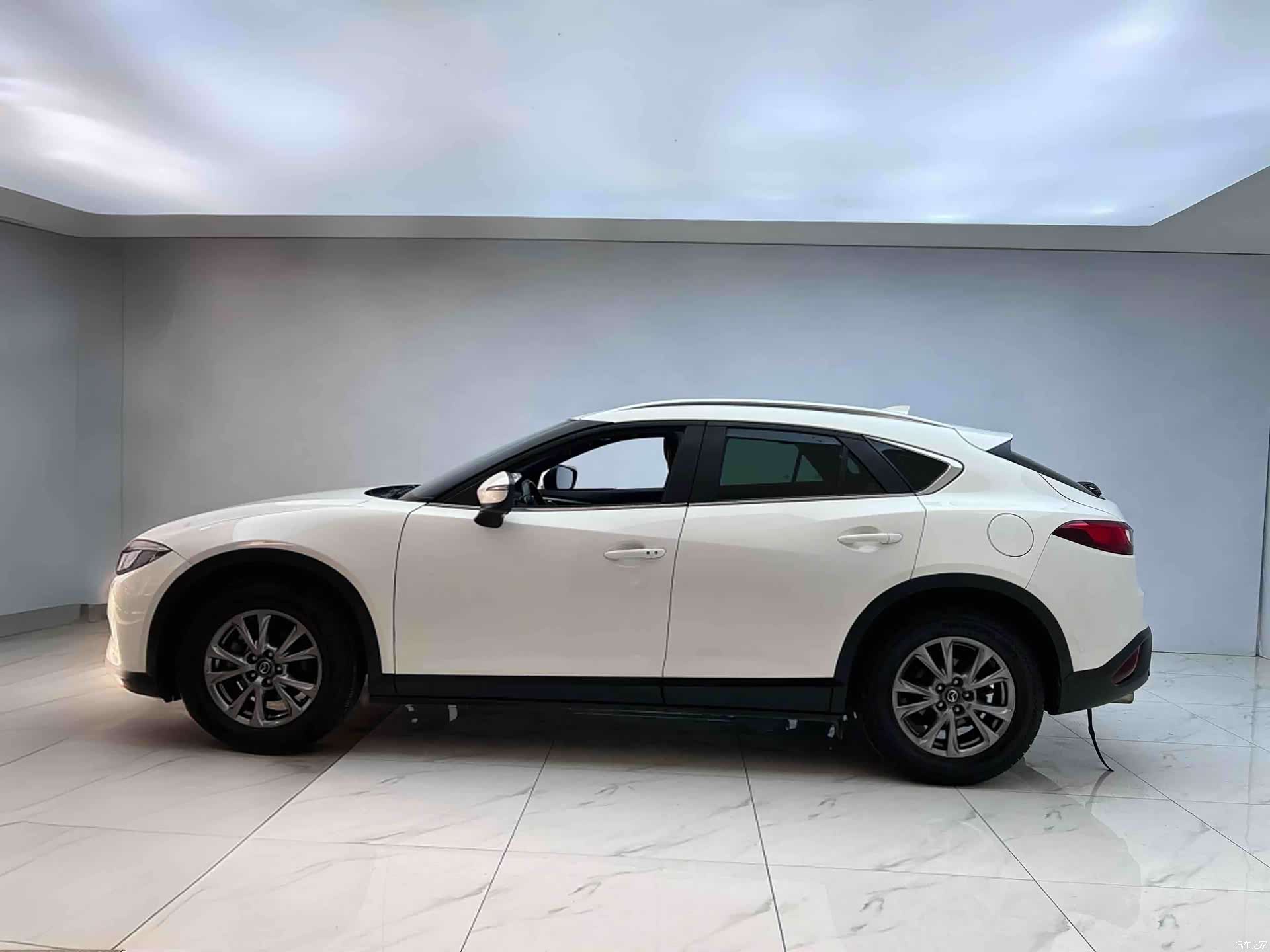 Mazda CX-4, 2019 3