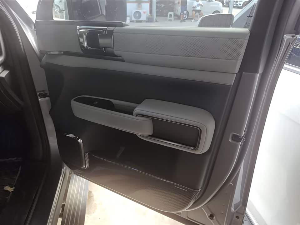 BYD Leopard 5 BYD Leopard 5