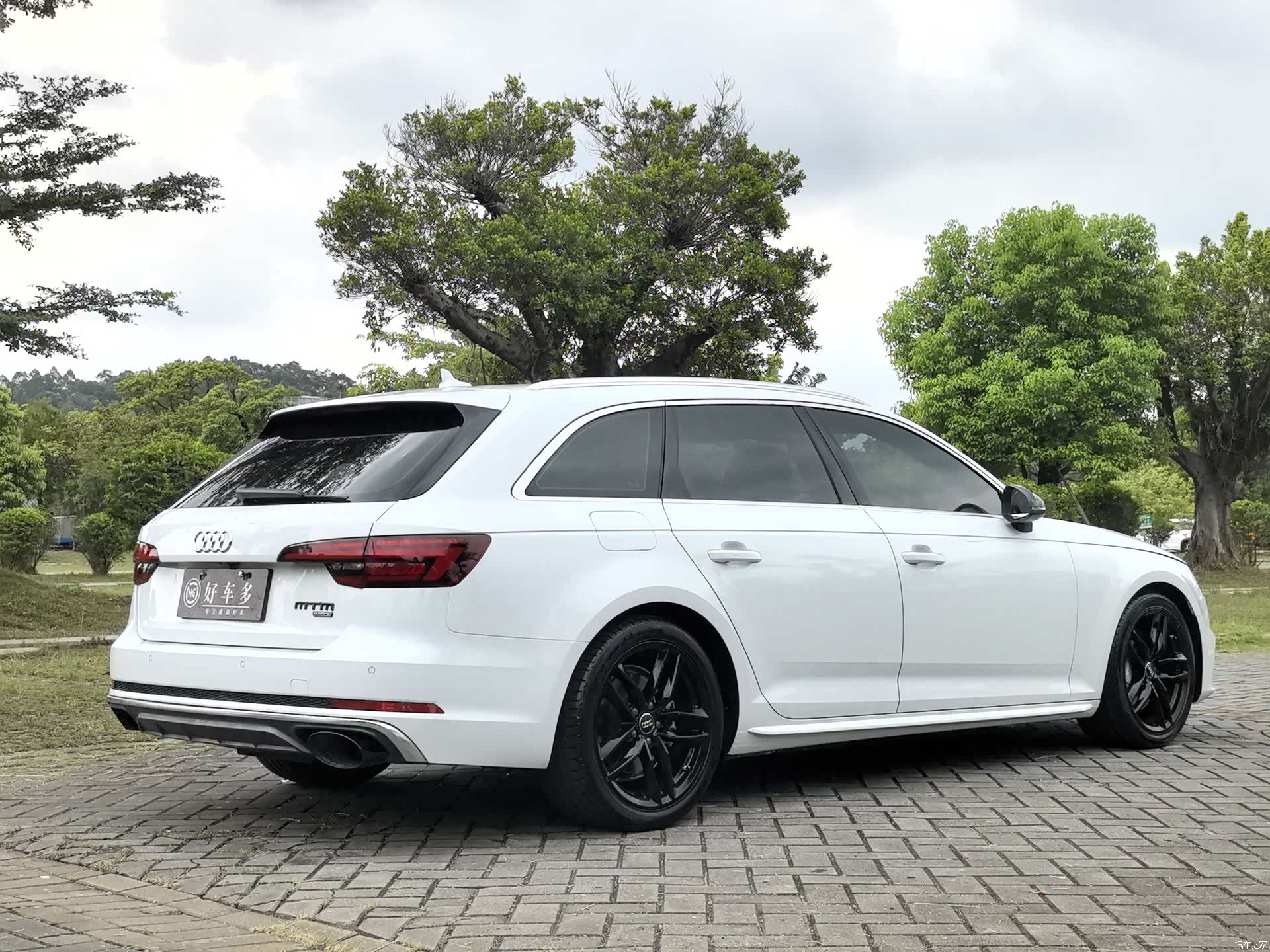 Audi A4, 2020 все фото