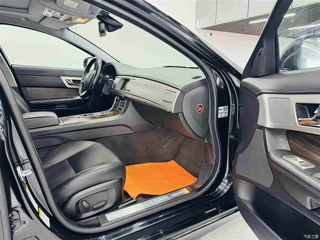 Jaguar XF, 2014 24