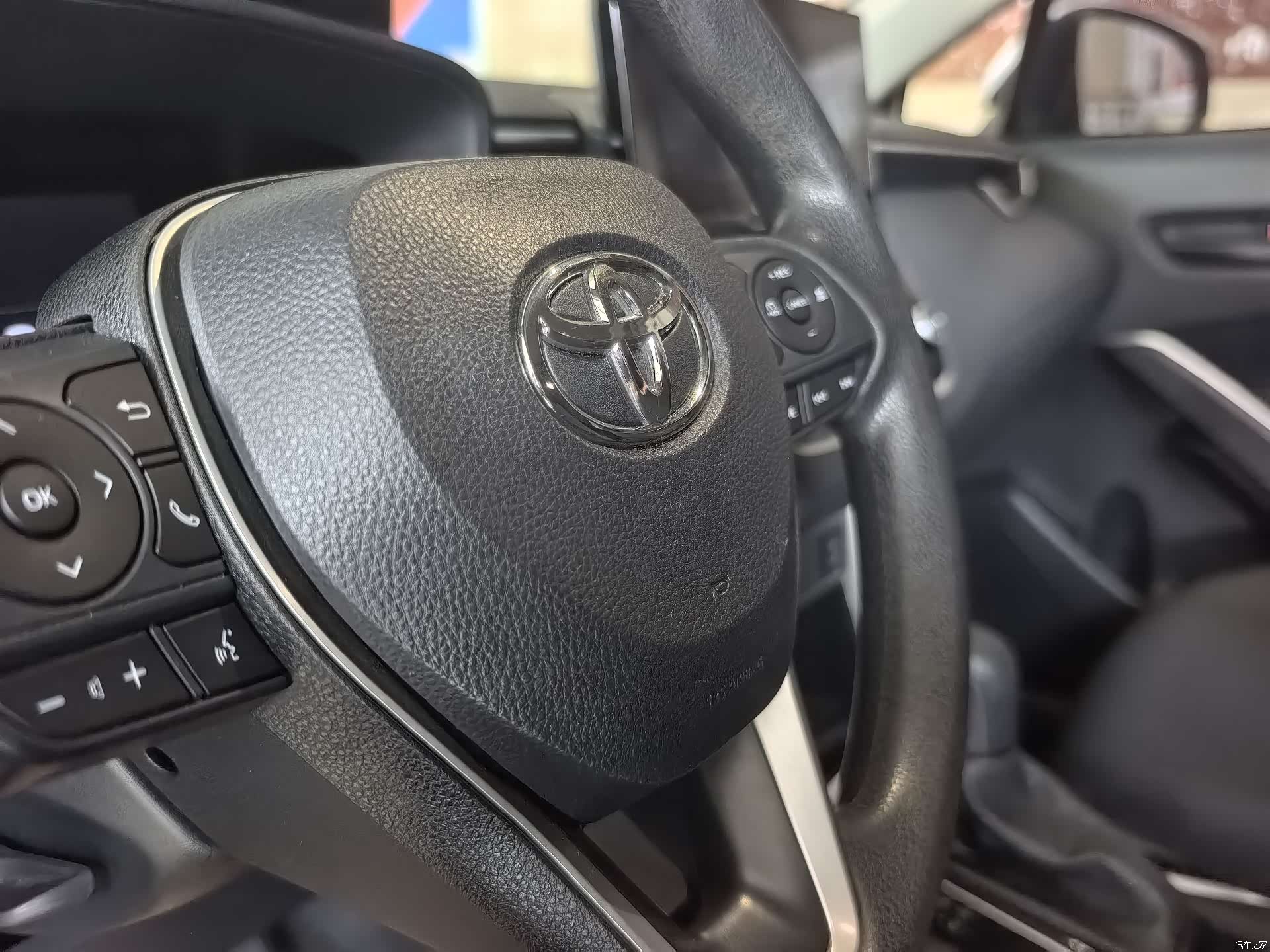 Toyota Frontlander, 2023 4