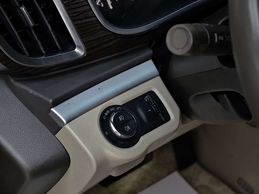 Buick GL8 2014, фото 36