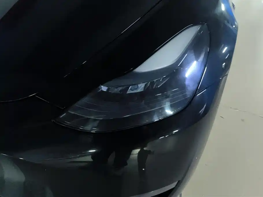 Tesla Model Y Tesla Model Y