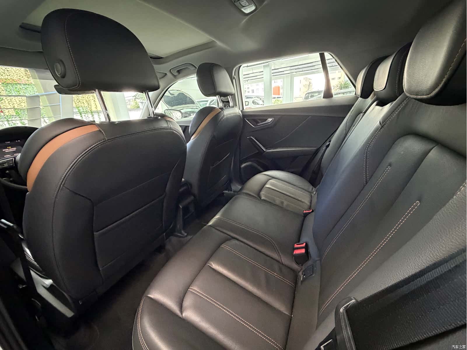 Audi Q2L, 2024 14