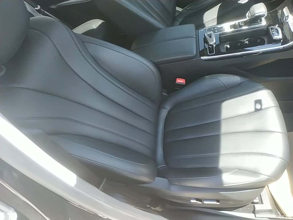 Roewe RX5, 2021 25