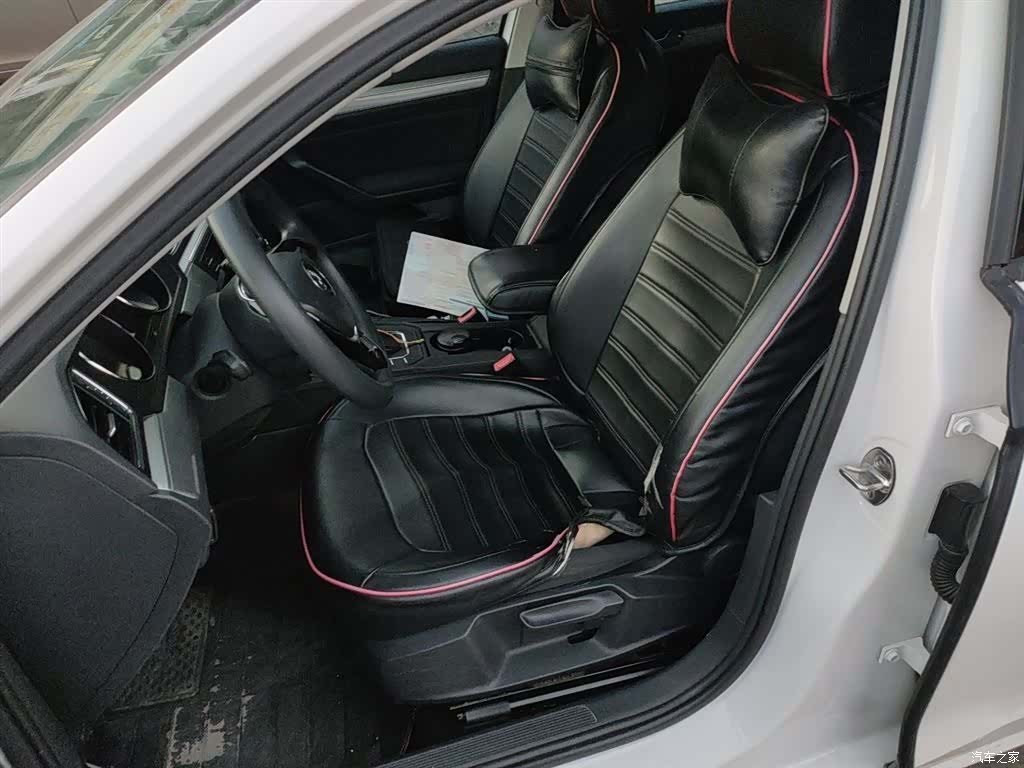 Volkswagen Lamando, 2018 11